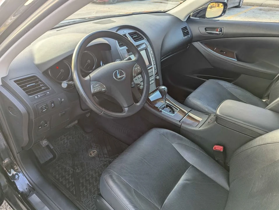 2011 Lexus ES 4th Gen - Image 7 of 16