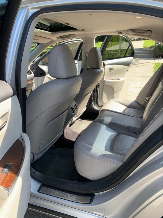 2011 Lexus ES 4th Gen - Image 7 of 12
