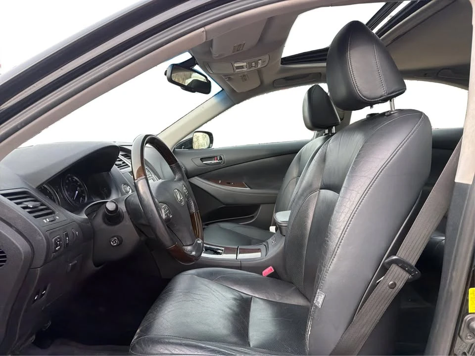 2011 Lexus ES 5th Gen - Image 10 of 17