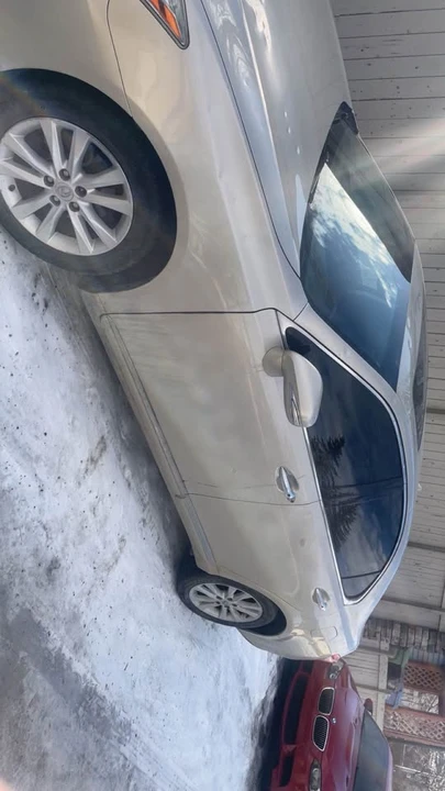 2011 Lexus ES 5th Gen - Image 3 of 10