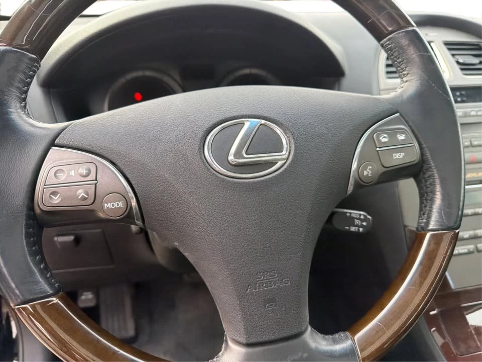 2011 Lexus ES 5th Gen - Image 14 of 17
