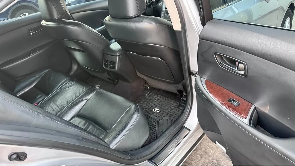 2011 Lexus ES 5th Gen - Image 17 of 19