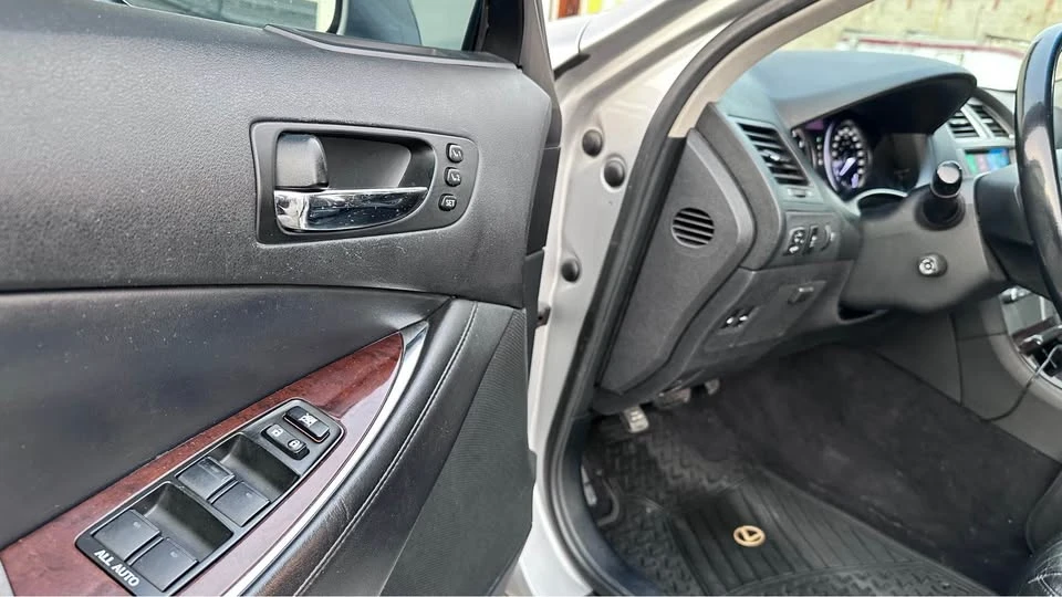 2011 Lexus ES 5th Gen - Image 11 of 19