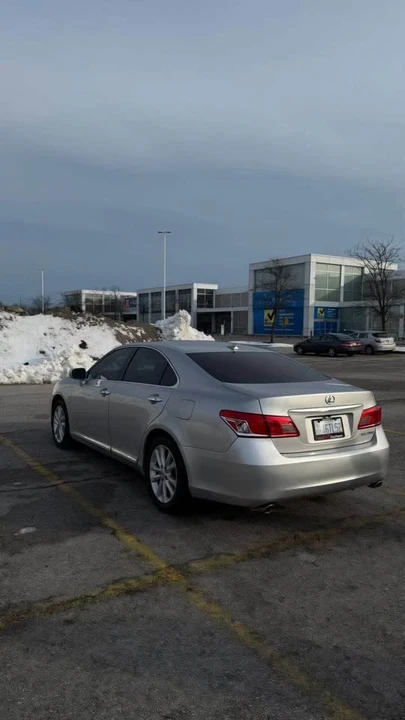2011 Lexus ES 5th Gen - Image 2 of 19