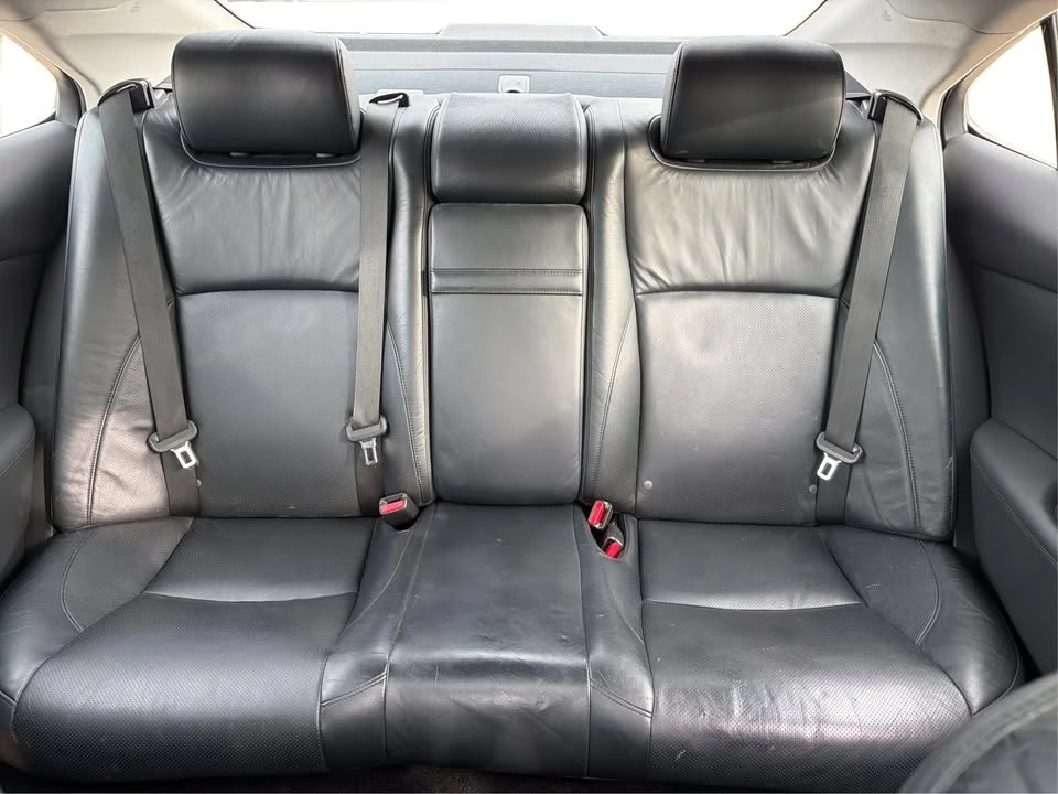 2011 Lexus ES 5th Gen - Image 16 of 17