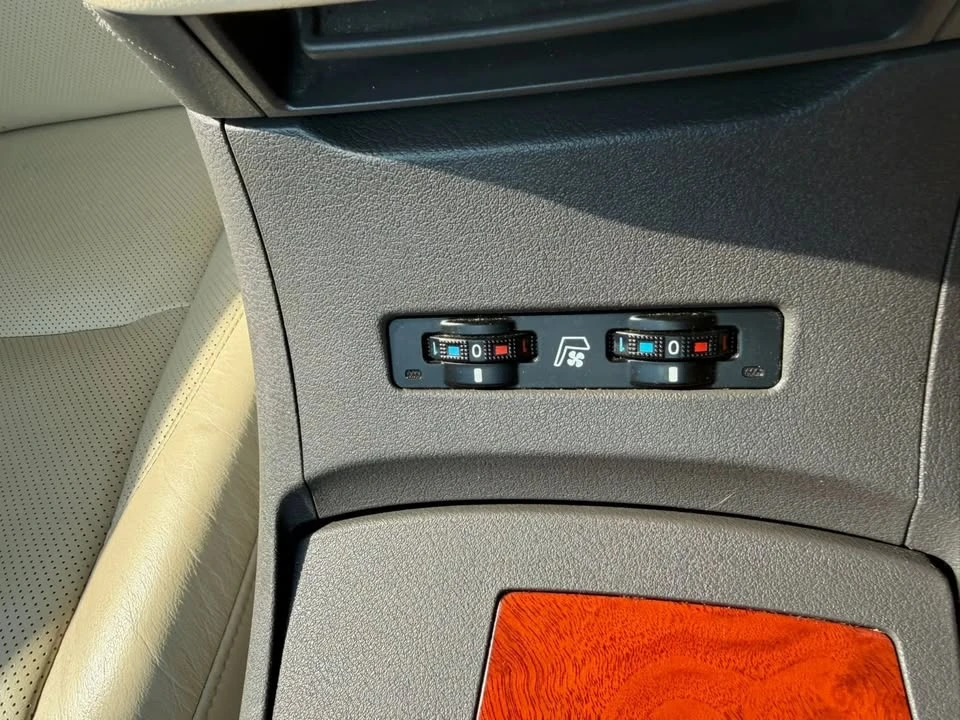 2011 Lexus ES 5th Gen - Image 13 of 20