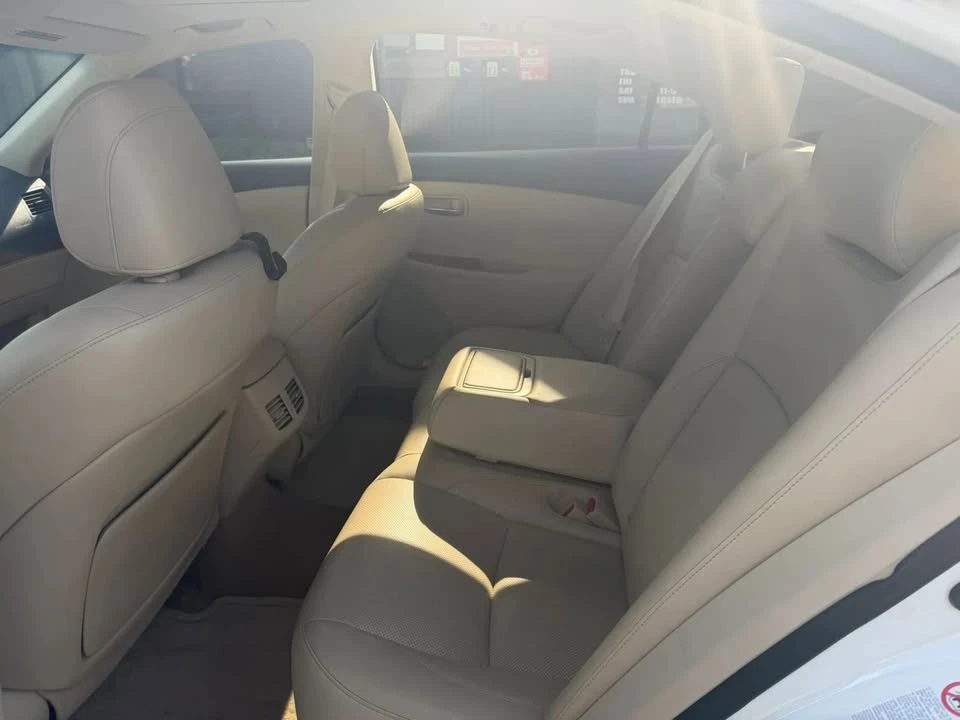 2011 Lexus ES 5th Gen - Image 17 of 20