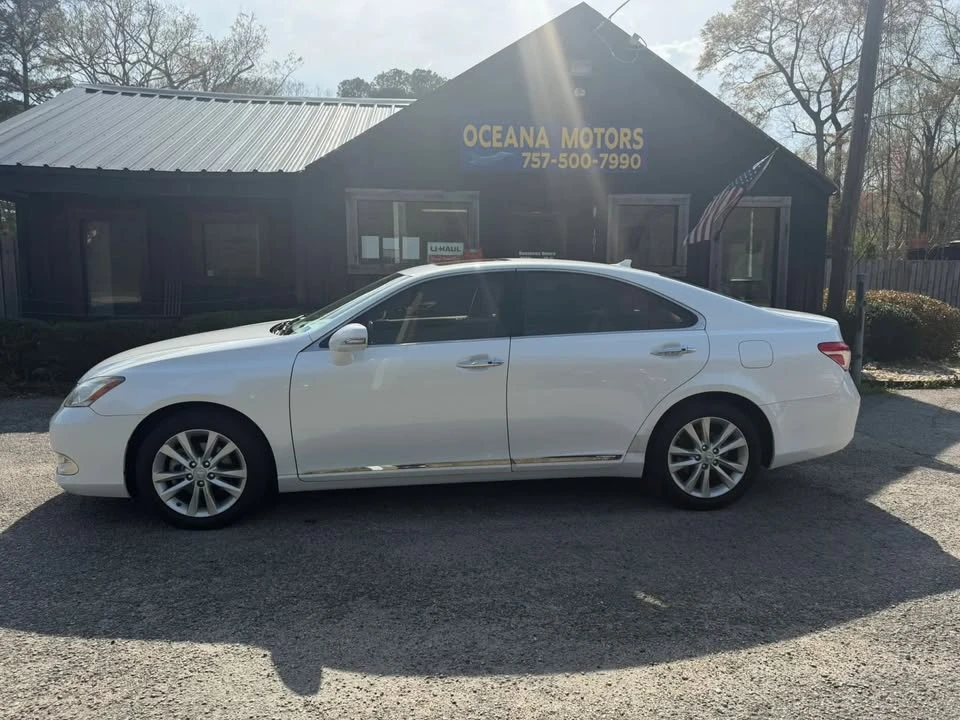 2011 Lexus ES 5th Gen - Image 2 of 20