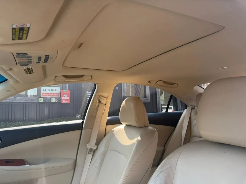 2011 Lexus ES 5th Gen - Image 14 of 20