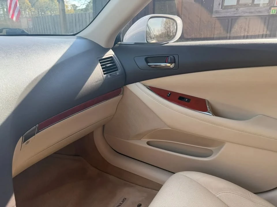 2011 Lexus ES 5th Gen - Image 12 of 20