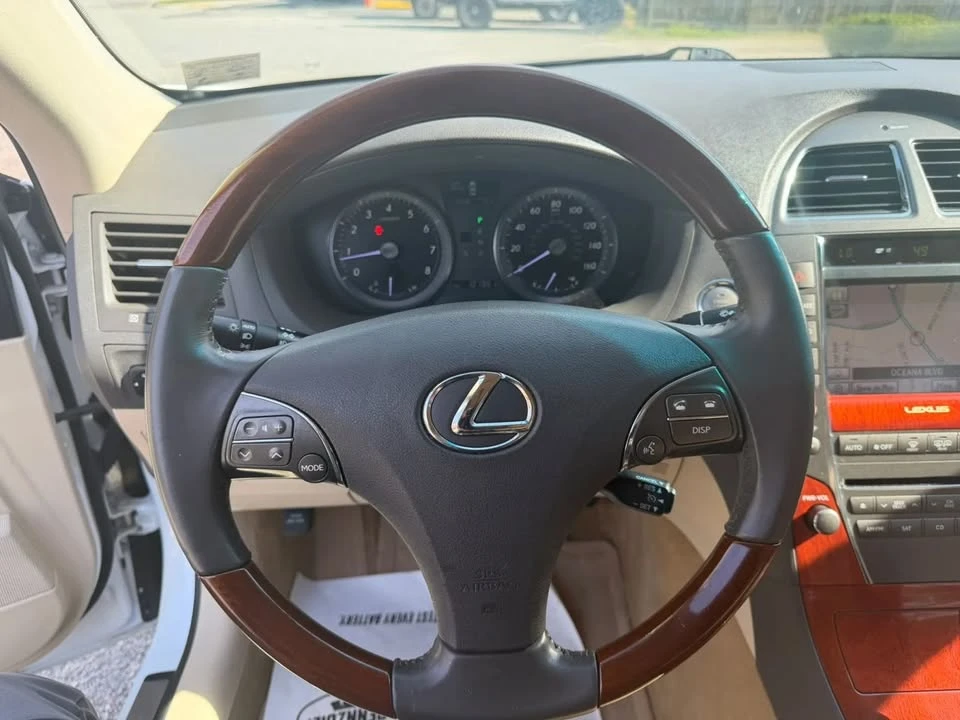 2011 Lexus ES 5th Gen - Image 10 of 20