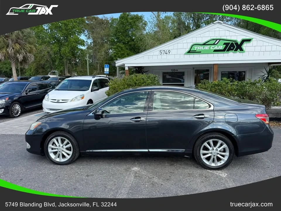 2011 Lexus ES 5th Gen - Image 7 of 19