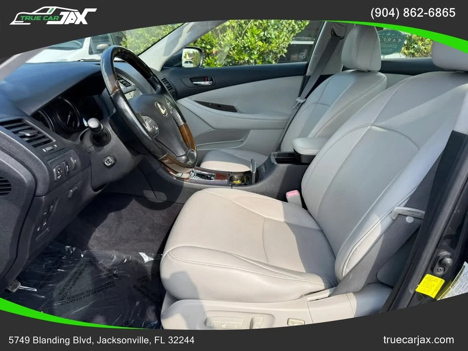 2011 Lexus ES 5th Gen - Image 14 of 19