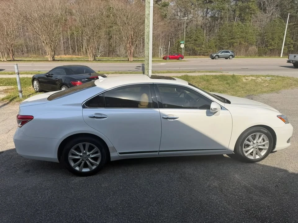 2011 Lexus ES 5th Gen - Image 6 of 20