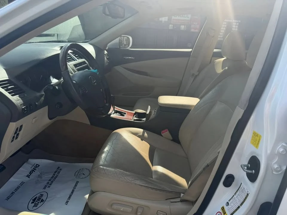 2011 Lexus ES 5th Gen - Image 8 of 20