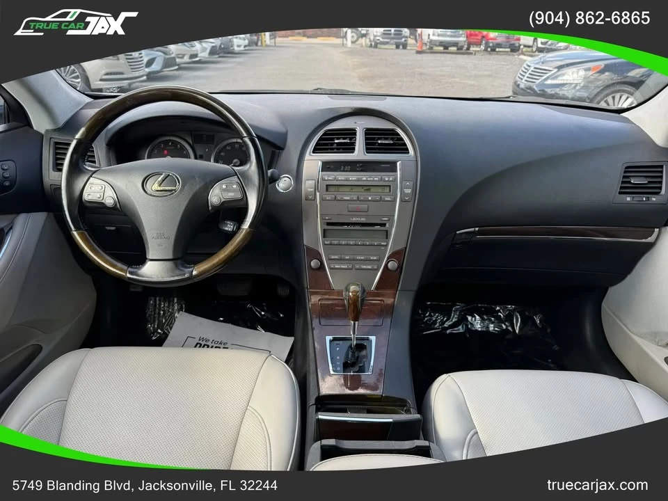 2011 Lexus ES 5th Gen - Image 9 of 19