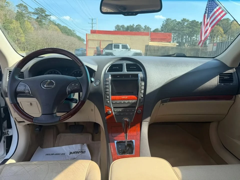 2011 Lexus ES 5th Gen - Image 19 of 20