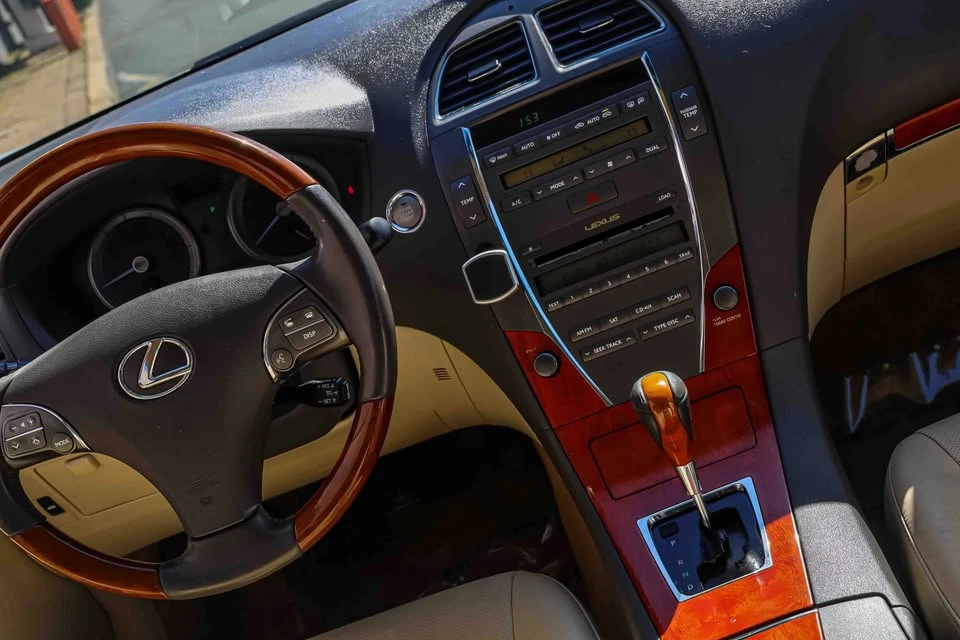 2011 Lexus ES 5th Gen - Image 18 of 20