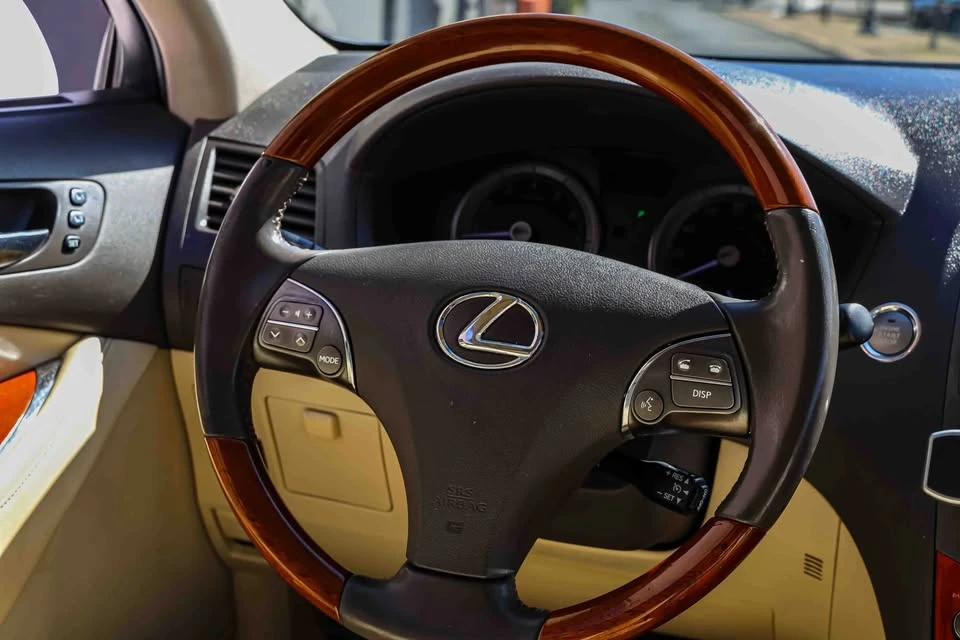 2011 Lexus ES 5th Gen - Image 13 of 20