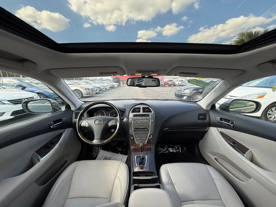 2011 Lexus ES 5th Gen - Image 8 of 20