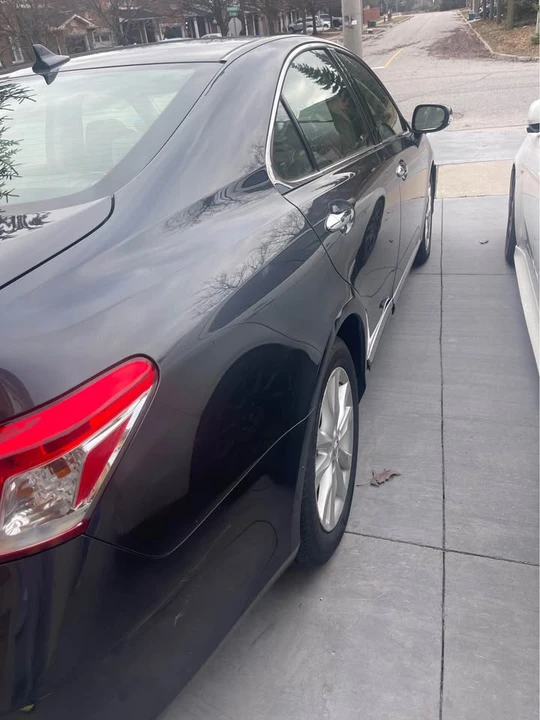 2011 Lexus ES 5th Gen - Image 2 of 6