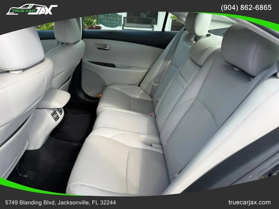 2011 Lexus ES 5th Gen - Image 15 of 19