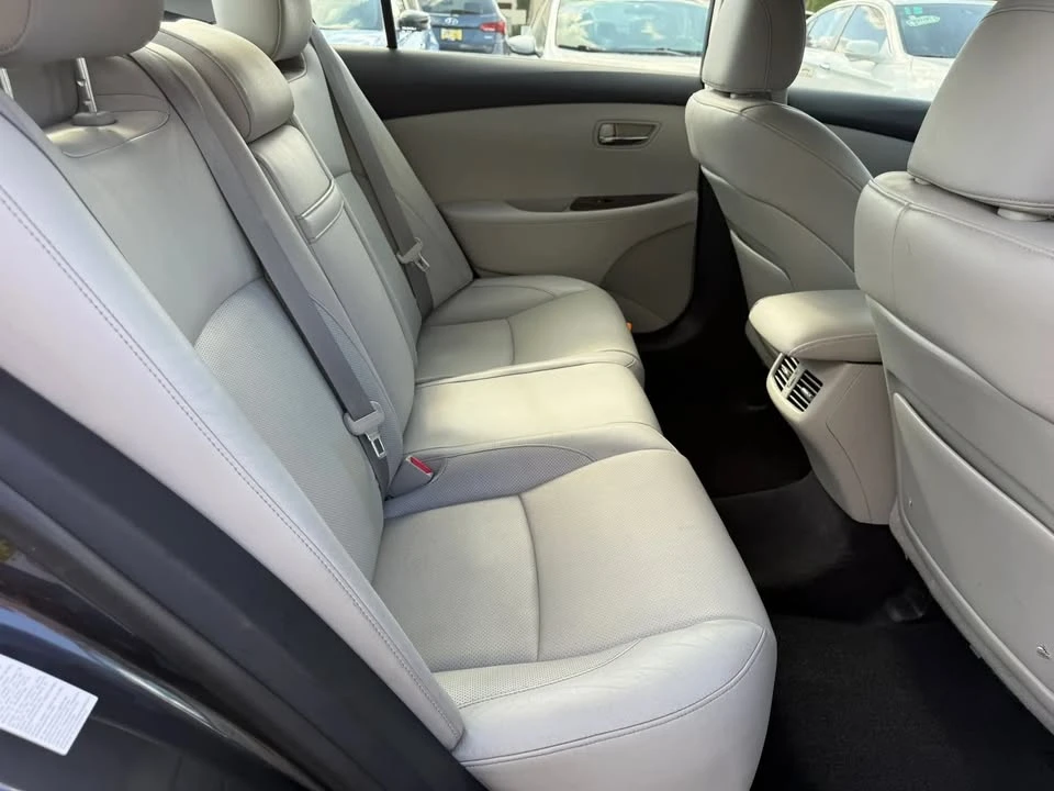 2011 Lexus ES 5th Gen - Image 16 of 20