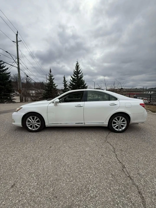 2011 Lexus ES 5th Gen - Image 7 of 18