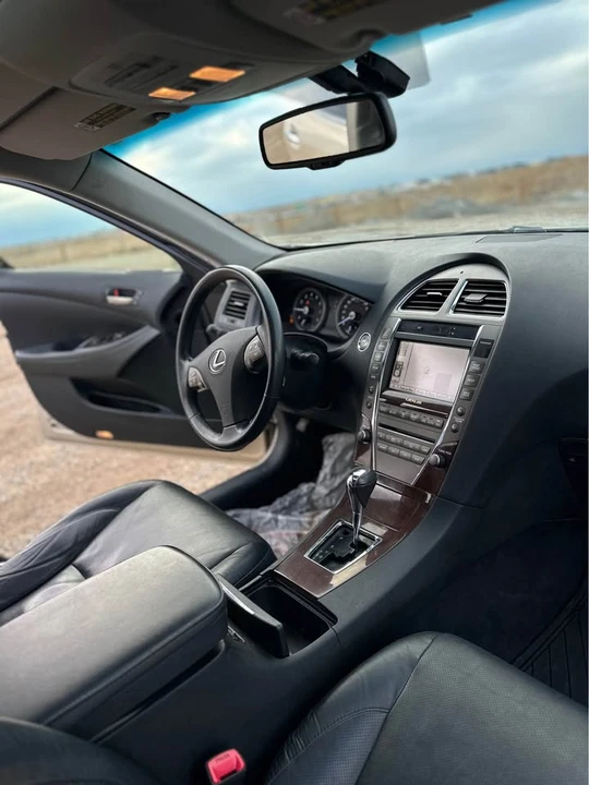 2011 Lexus ES 5th Gen - Image 4 of 9