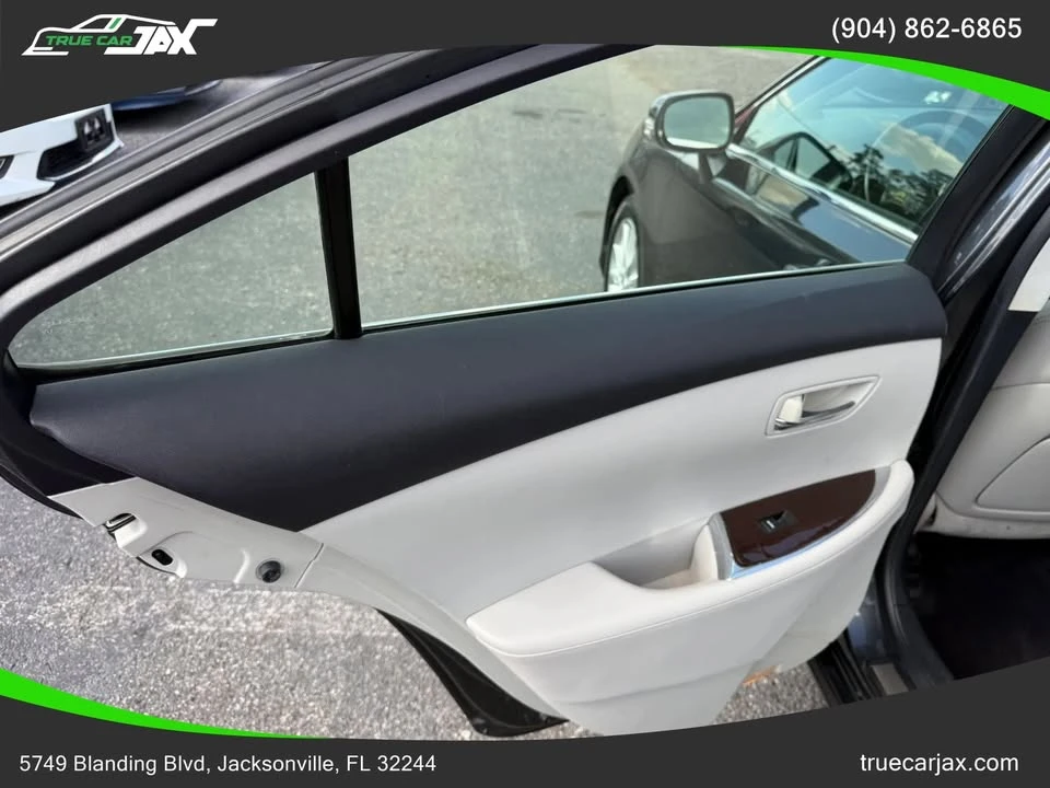 2011 Lexus ES 5th Gen - Image 18 of 20