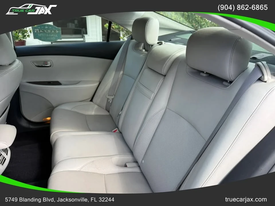 2011 Lexus ES 5th Gen - Image 17 of 20