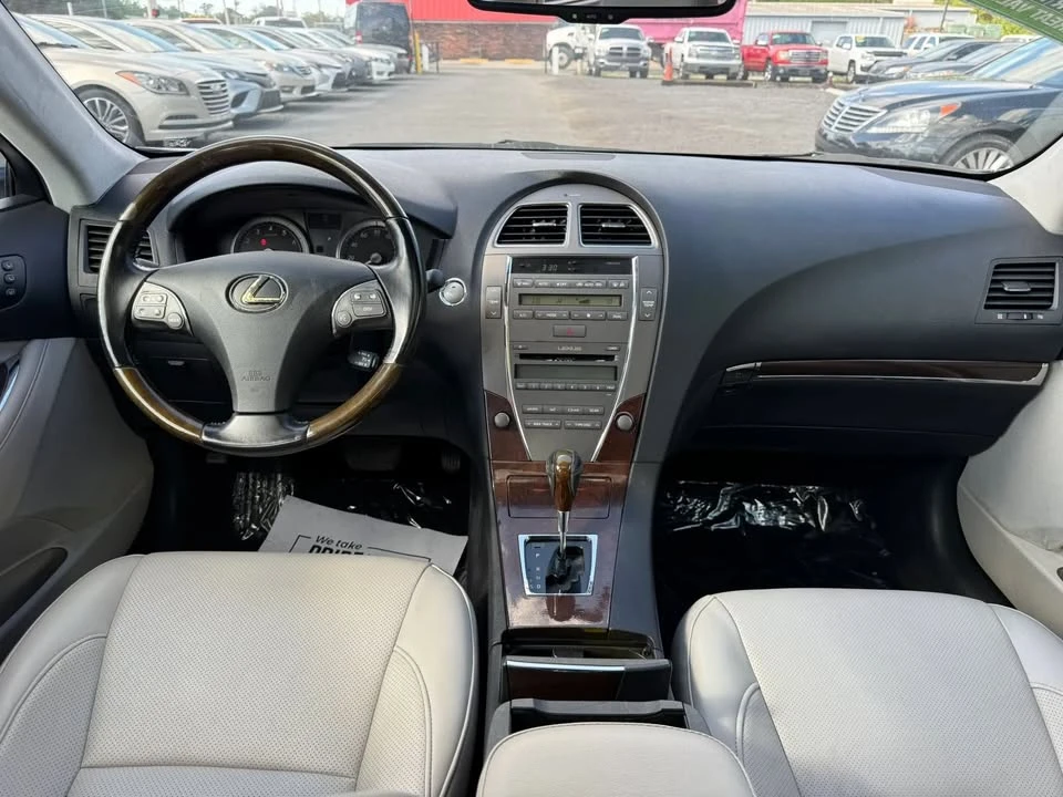 2011 Lexus ES 5th Gen - Image 9 of 20