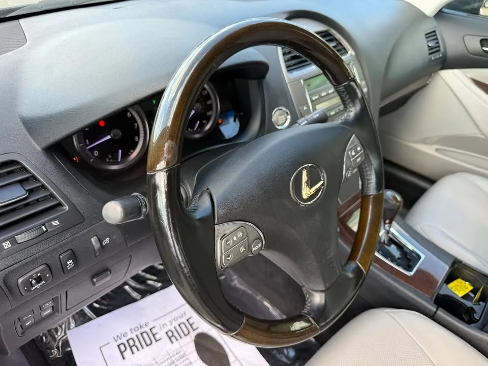 2011 Lexus ES 5th Gen - Image 7 of 20