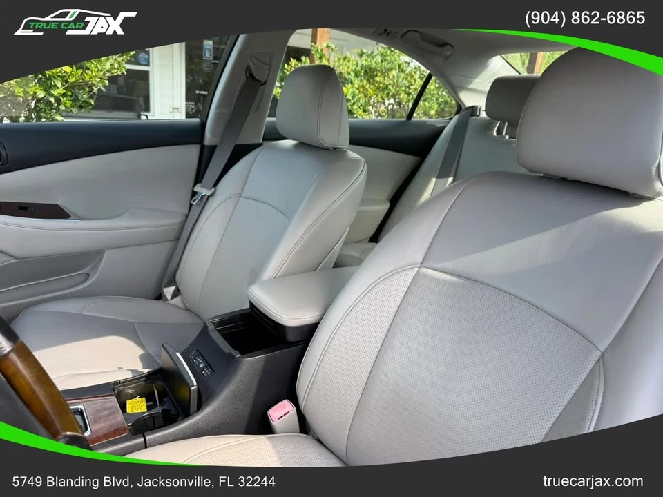 2011 Lexus ES 5th Gen - Image 15 of 20
