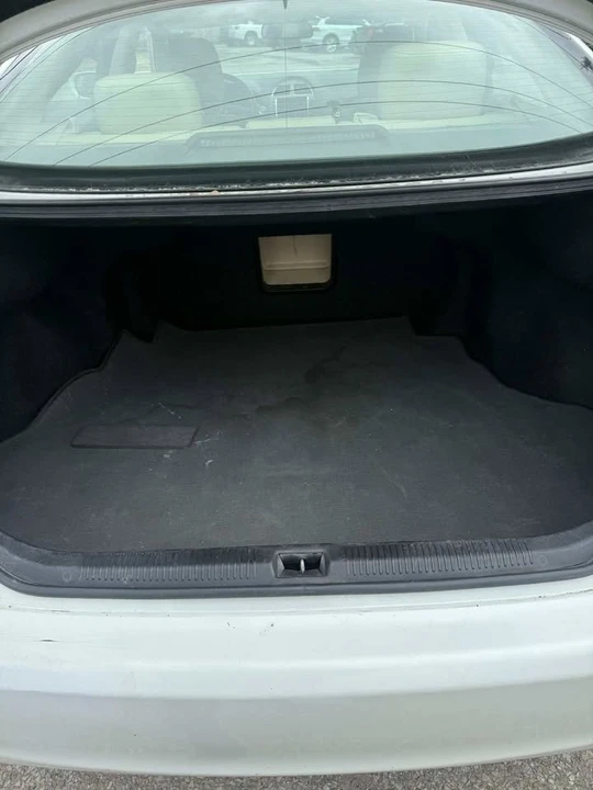 2011 Lexus ES 5th Gen - Image 17 of 18