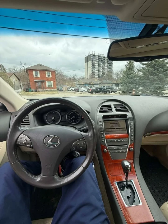 2011 Lexus ES 5th Gen - Image 15 of 18