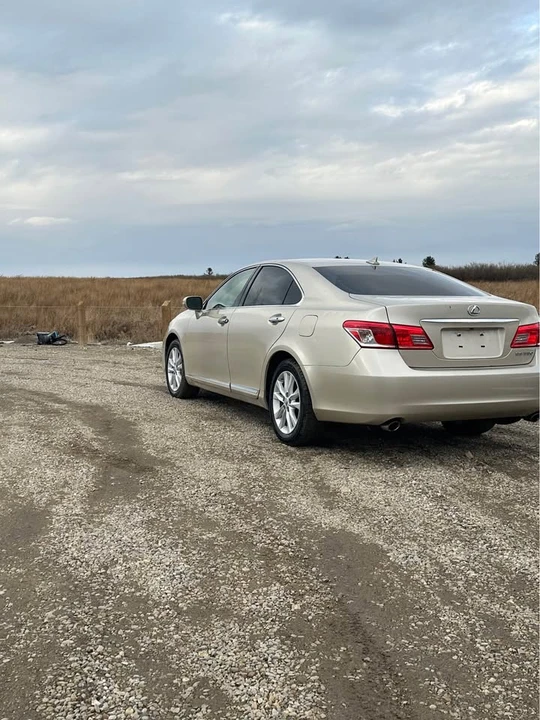 2011 Lexus ES 5th Gen - Image 6 of 9
