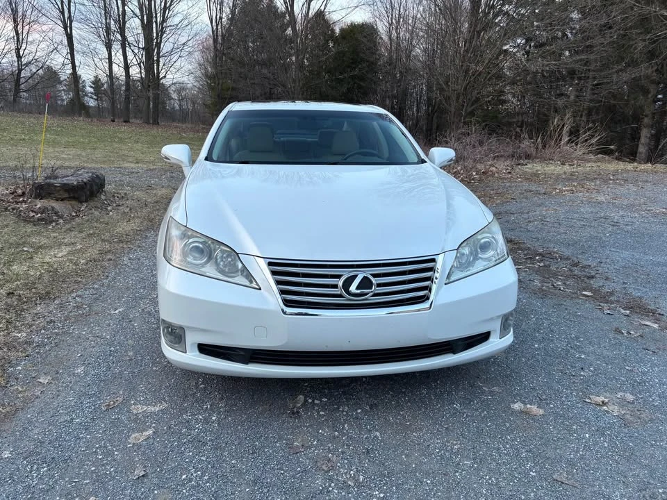 2011 Lexus ES 5th Gen - Image 4 of 12