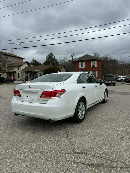 2011 Lexus ES 5th Gen - Image 5 of 18