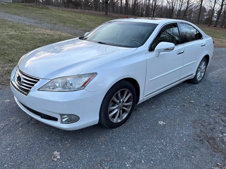 2011 Lexus ES 5th Gen - Image 3 of 12