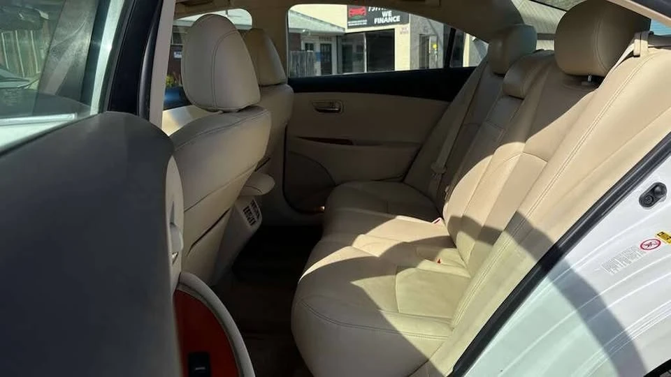 2011 Lexus ES 5th Gen - Image 13 of 20