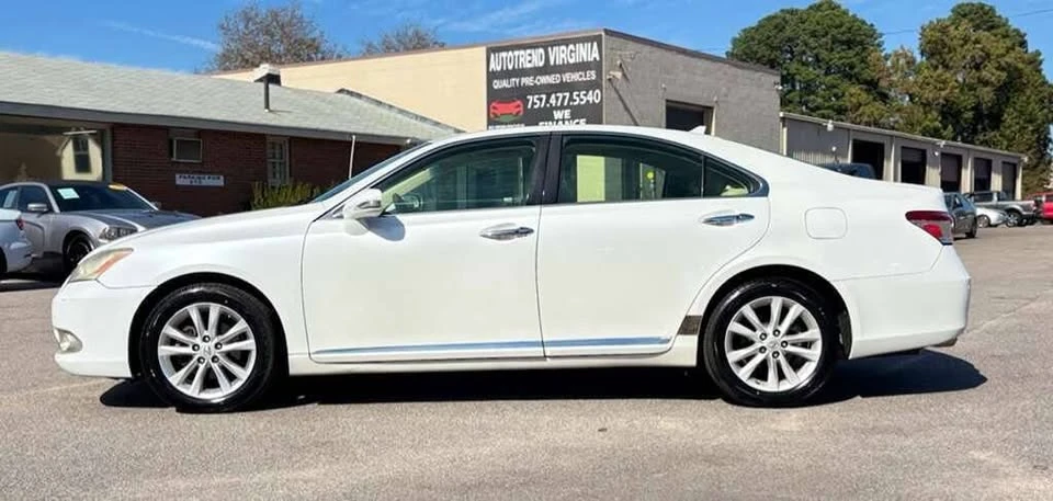 2011 Lexus ES 5th Gen - Image 5 of 20