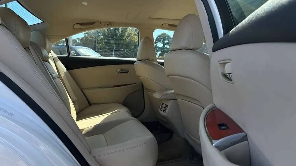 2011 Lexus ES 5th Gen - Image 11 of 20