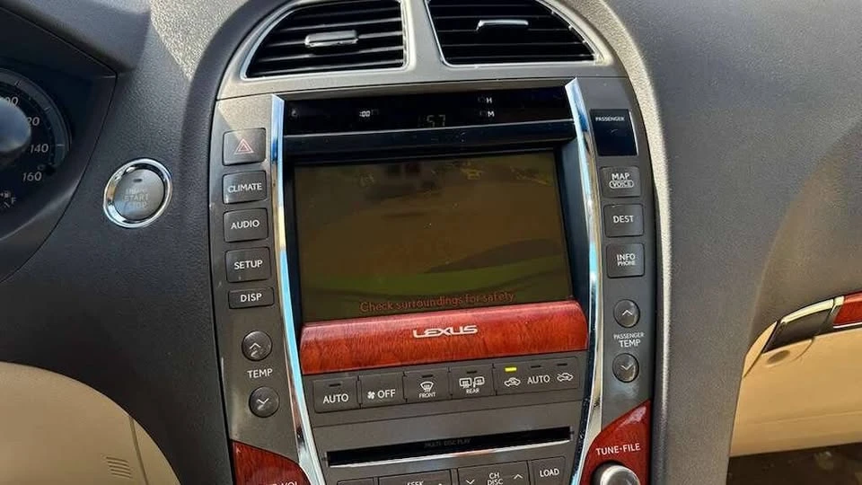 2011 Lexus ES 5th Gen - Image 18 of 20