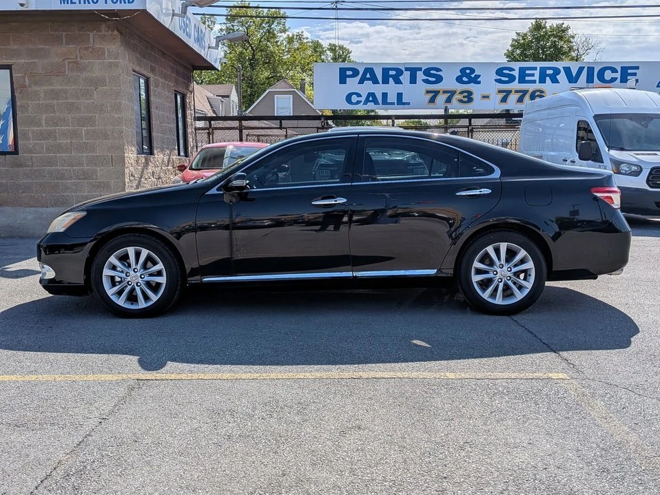 2011 Lexus ES 5th Gen - Image 8 of 21