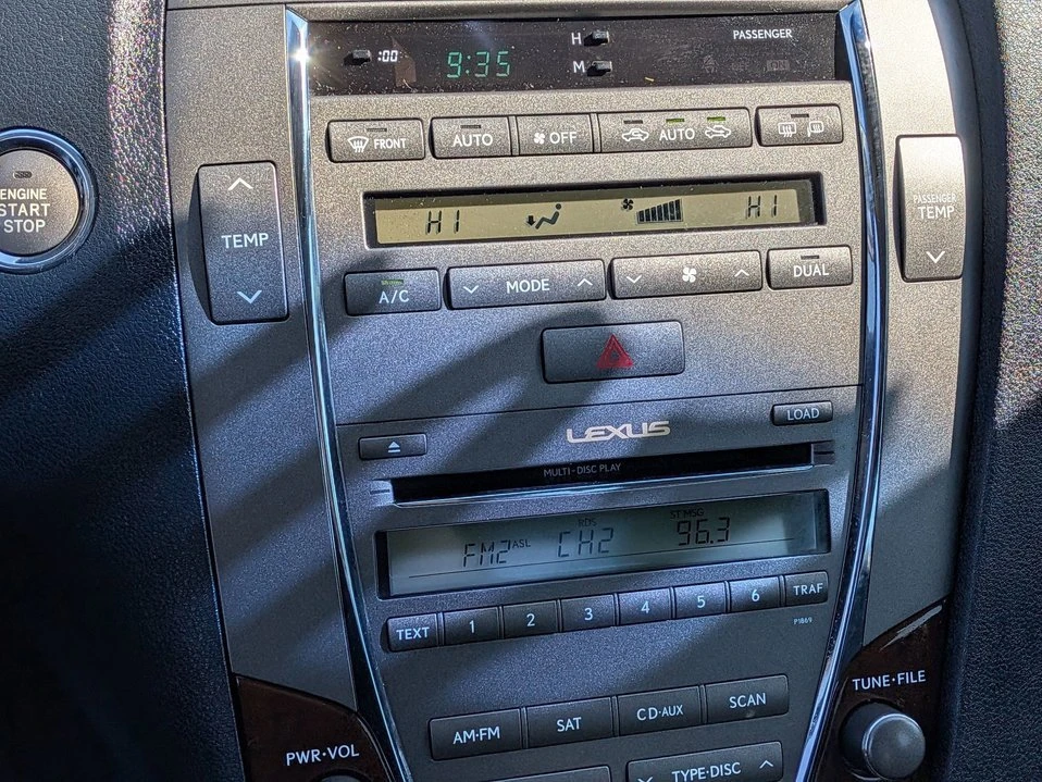2011 Lexus ES 5th Gen - Image 19 of 21