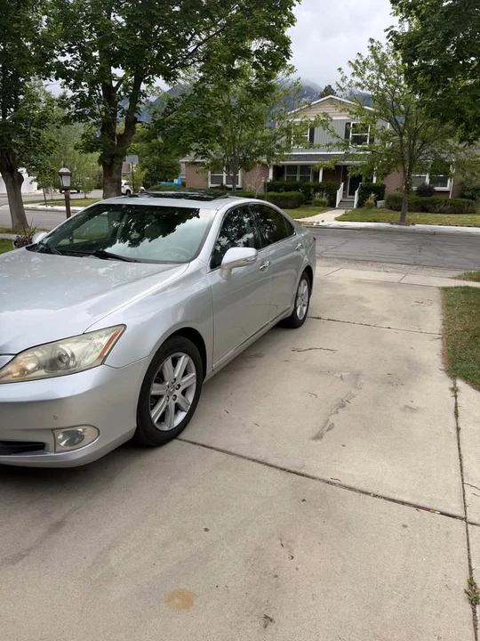 2011 Lexus ES 5th Gen - Image 3 of 8
