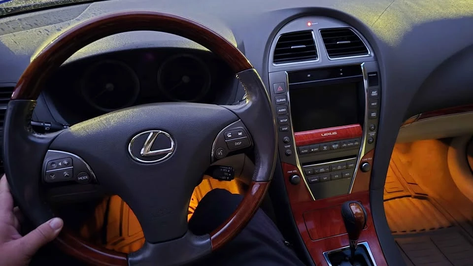 2011 Lexus ES 4th Gen - Image 7 of 14