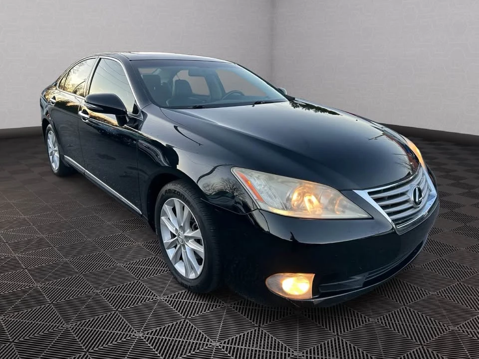 2011 Lexus ES 5th Gen - Image 3 of 9