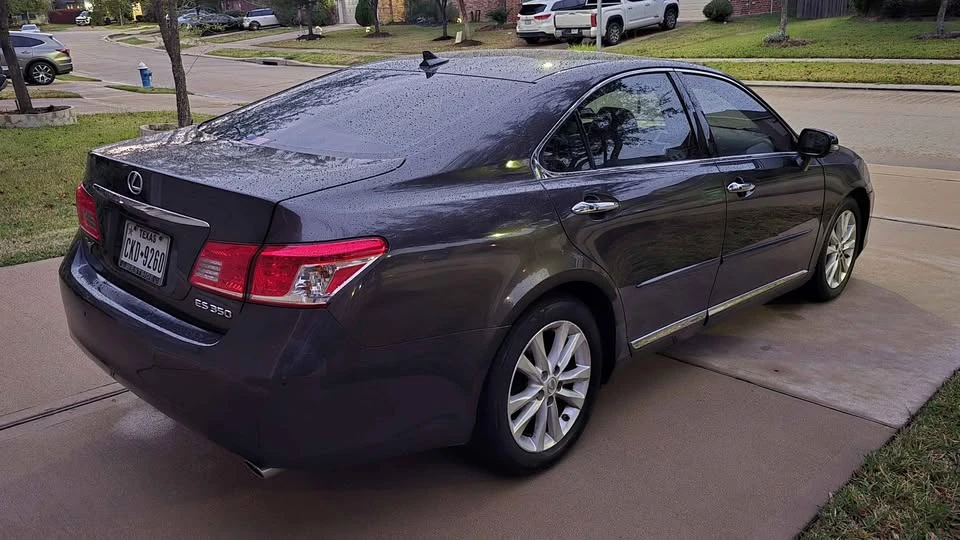 2011 Lexus ES 4th Gen - Image 4 of 14
